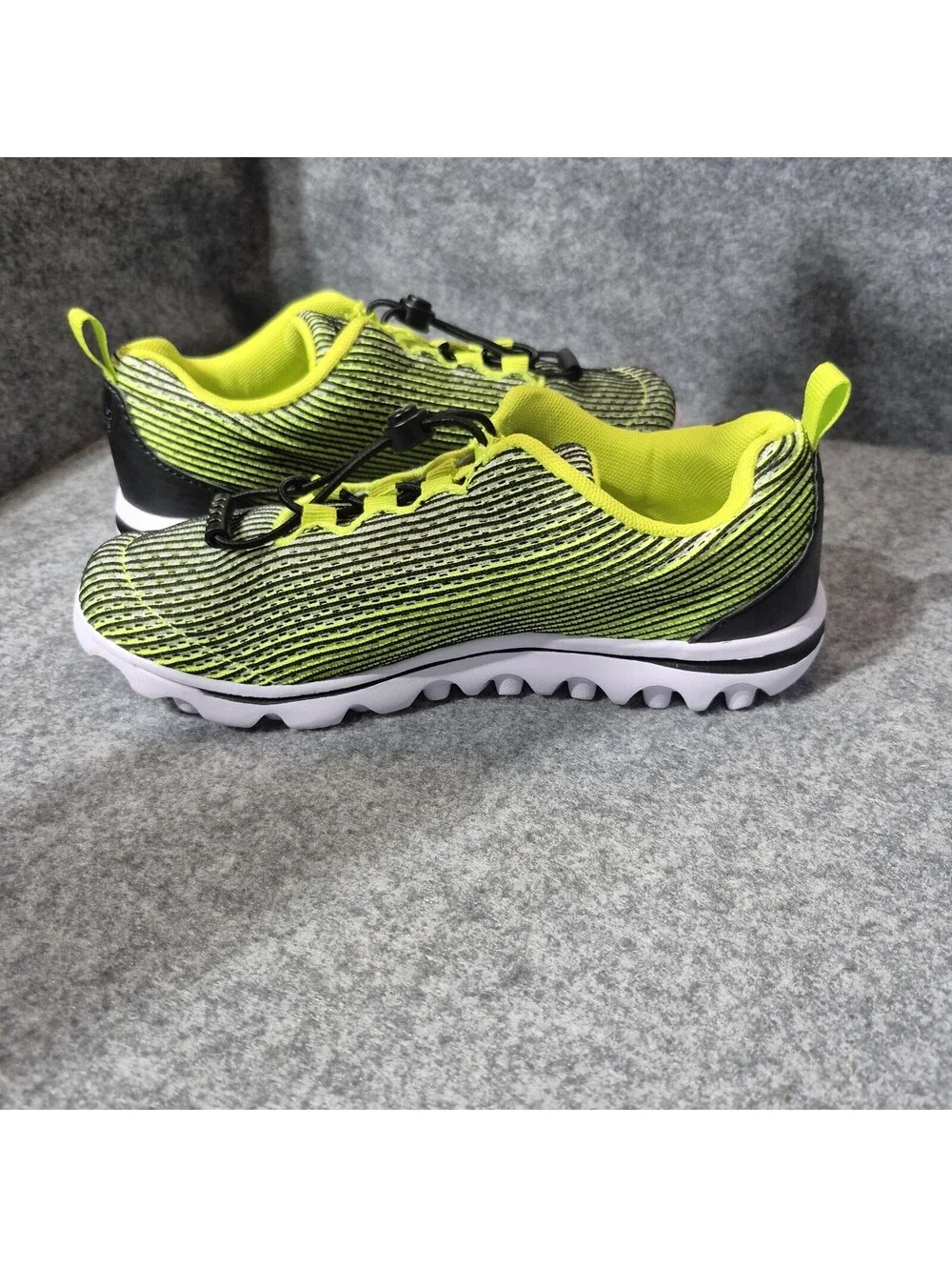 Prophet Women's Yellow/Black/White Striped Lace-Up Low Top Sneaker WAT042M
